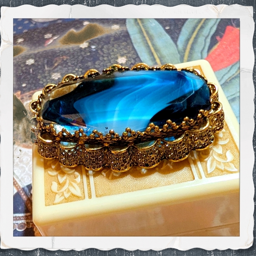 VTG 1940s Large Blue Slag Glass Filigree Brooch - Picture 4 of 5